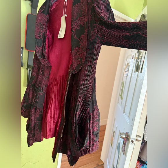 Regal Burgundy Blazer by Lindi - Picture 13 of 16